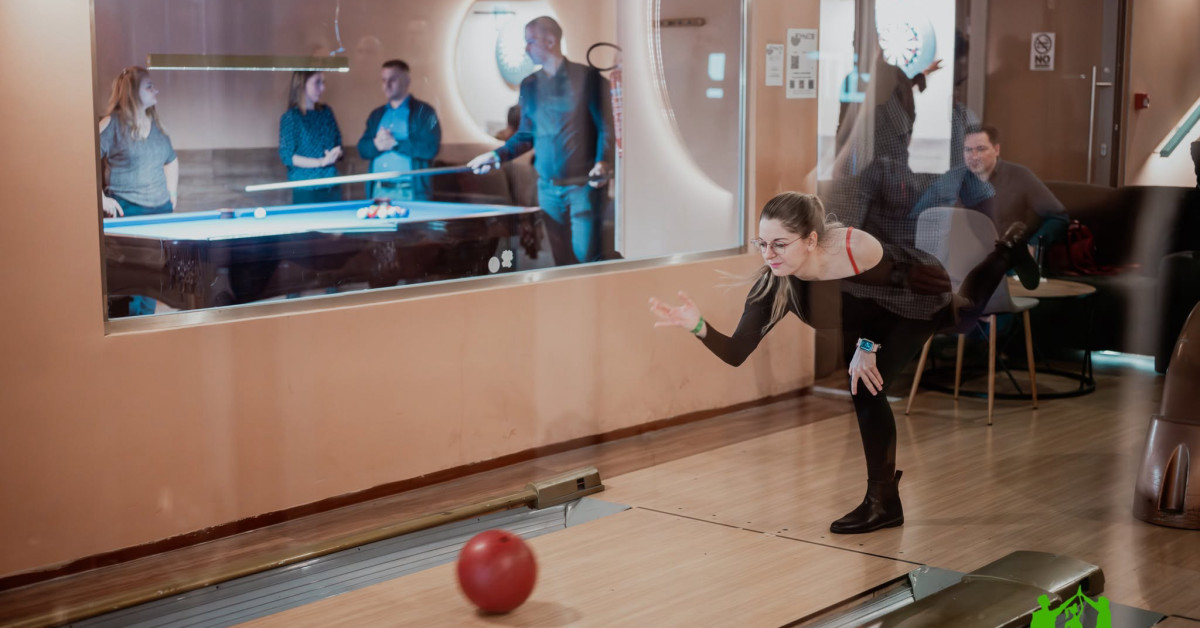 Klikkmentes Grandiózusan az Anytimeban + bowling, csocsó, darts biliárd cover image